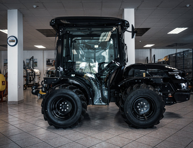Must traktor AGT 1060