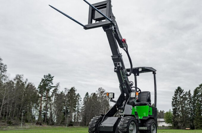 Teleskoop minilaadur Stark SK150T