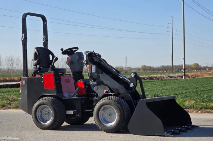 Mini rataslaadur Stark SK150