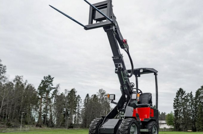 Mini rataslaadur Stark SK150T