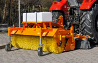 POM T811 teehari kogumiskasti, külgharja ja tugiratastega